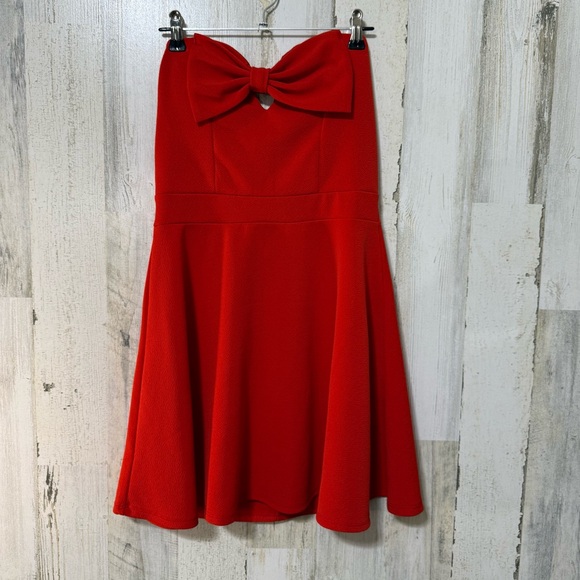 Diva Dresses & Skirts - Strapless Red Dress Cut Out Bow Detail Mini Size Small